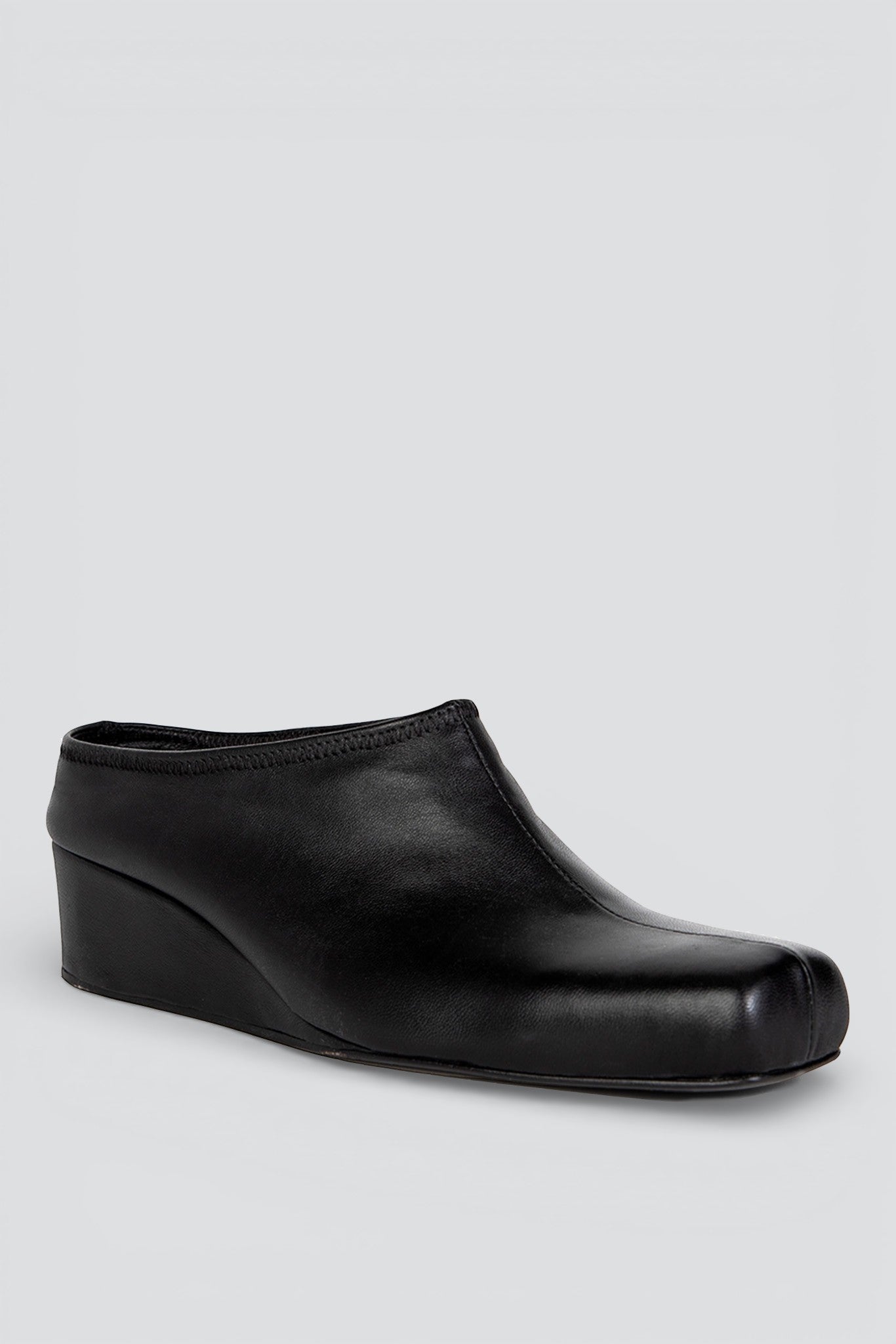 Black Border Slipper