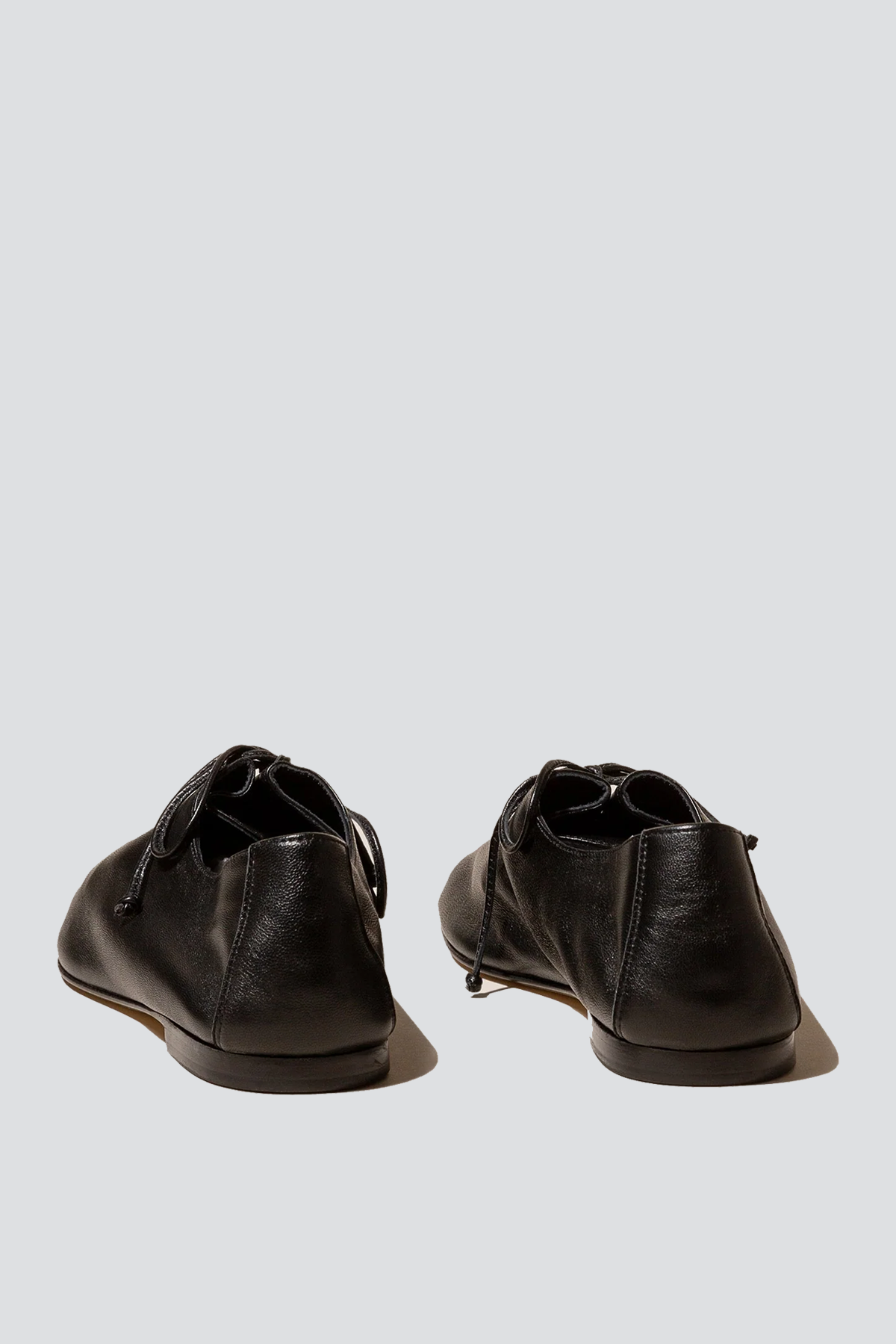 Black Plegada Supple Shiny Shoe