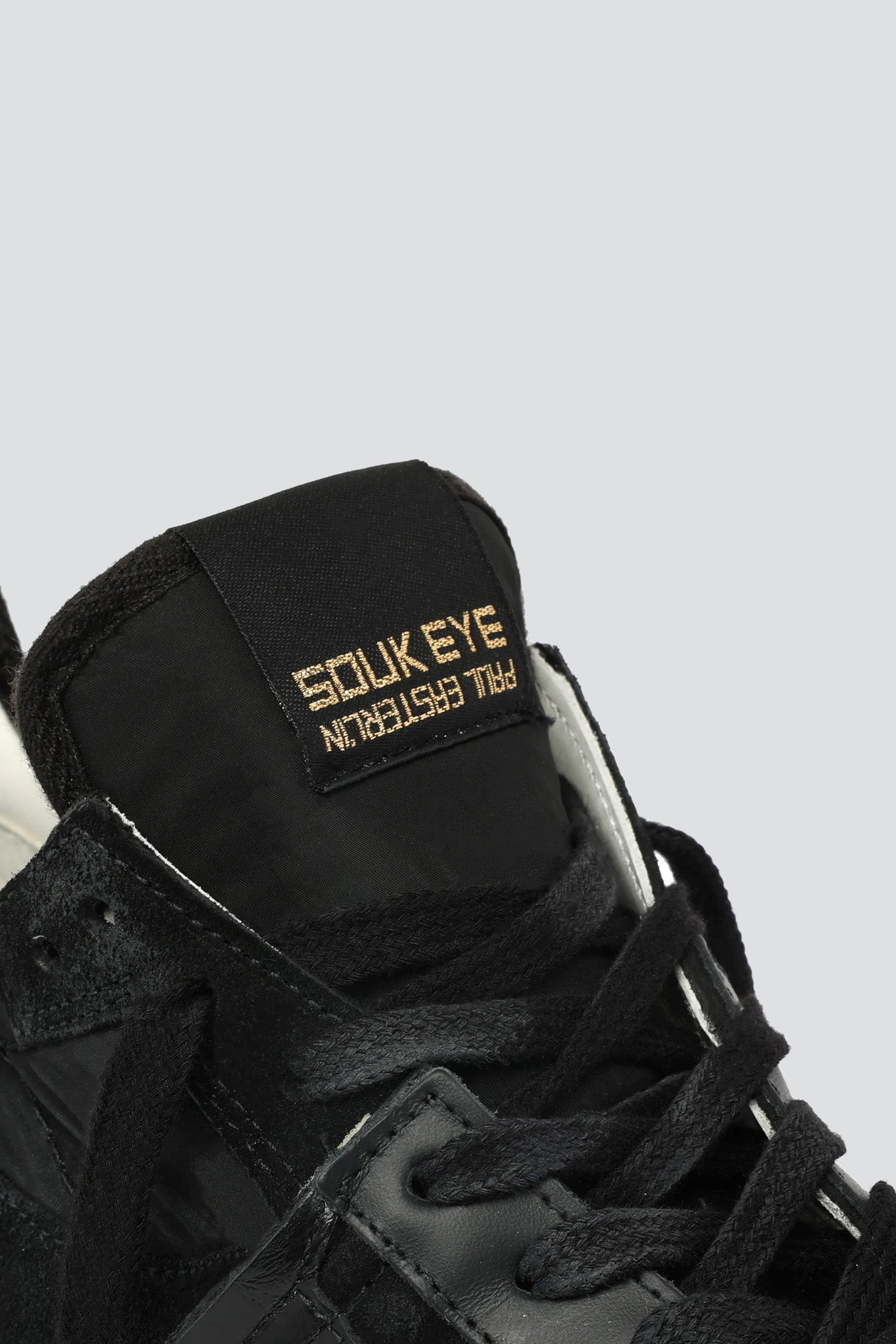 Black/White Lighting Star 4 Sneaker
