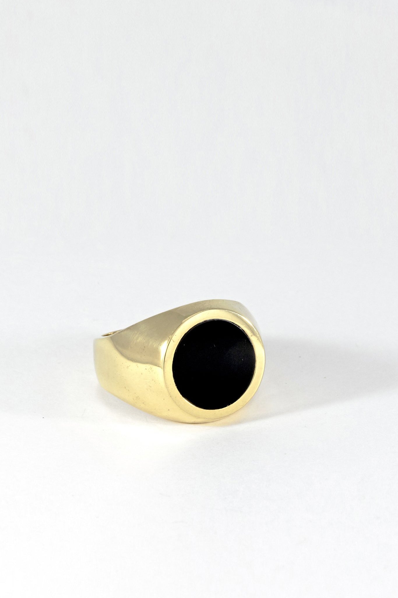 Gold Black Onyx Signet Ring - Round