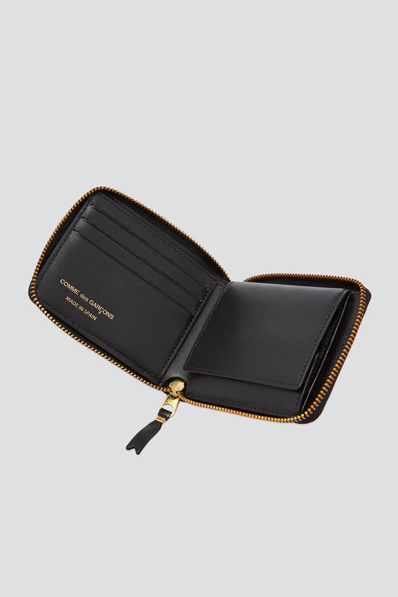 Classic Leather Wallet - Black - SA7100