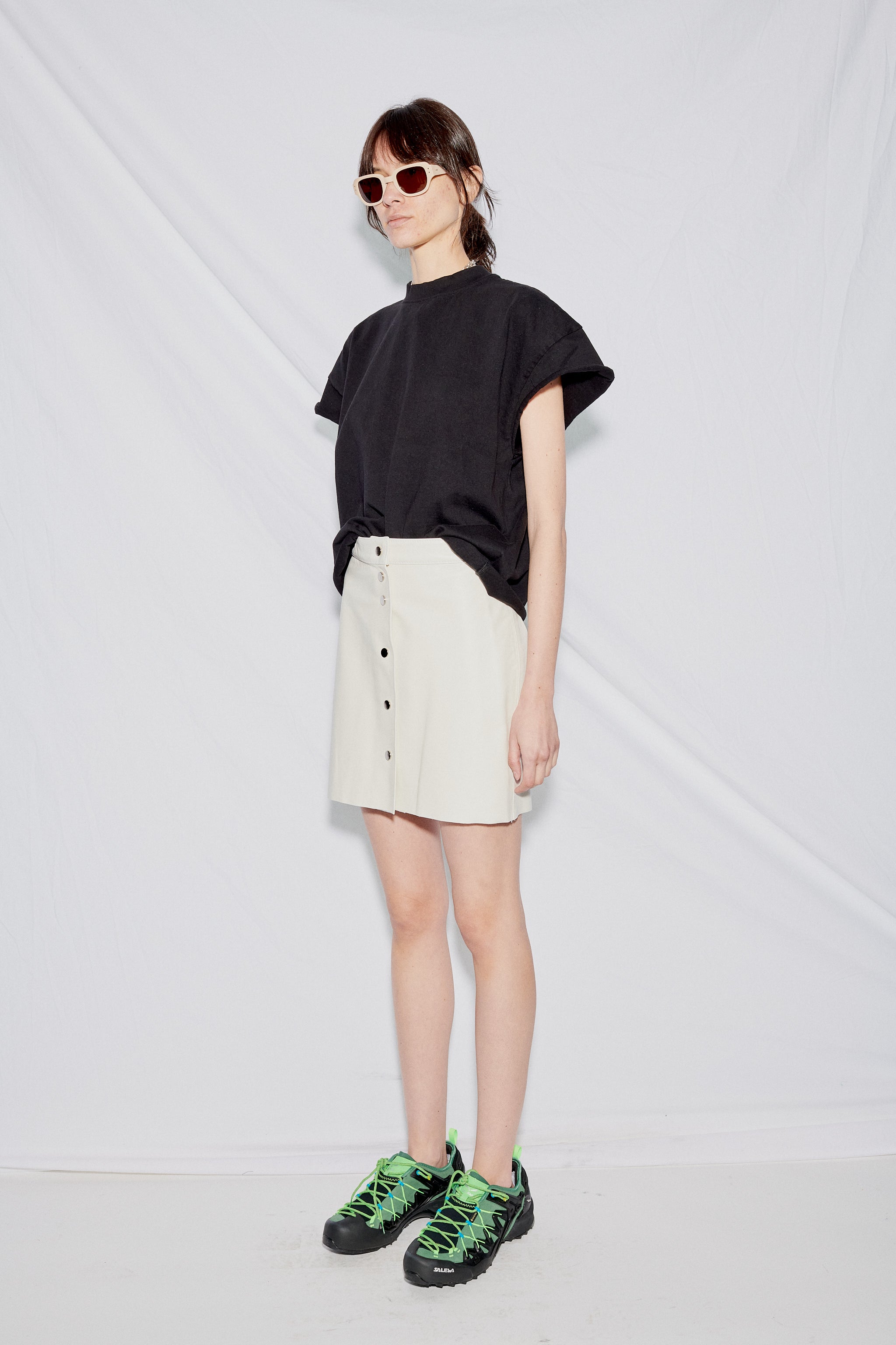 Black Tee