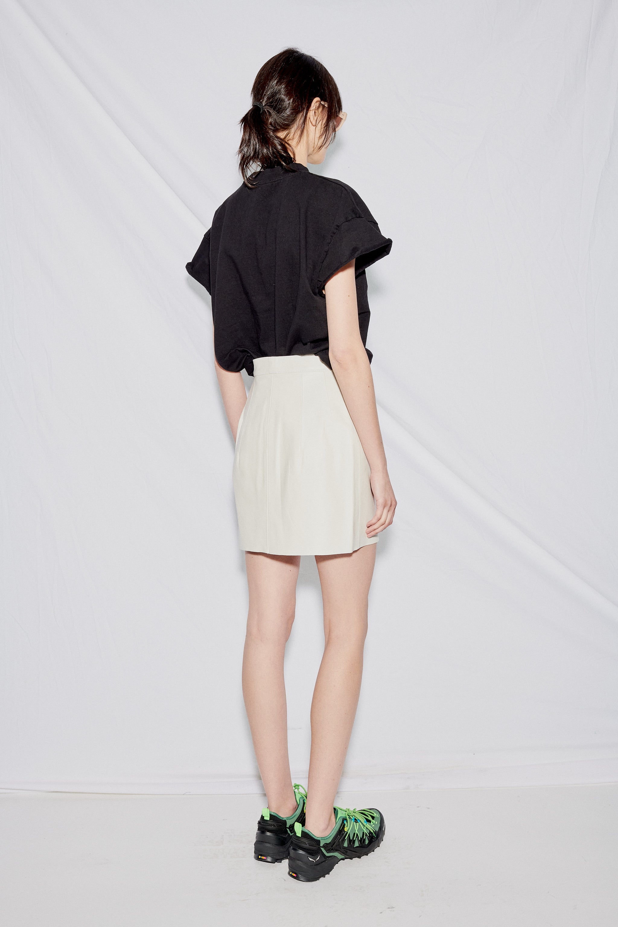 Black Tee