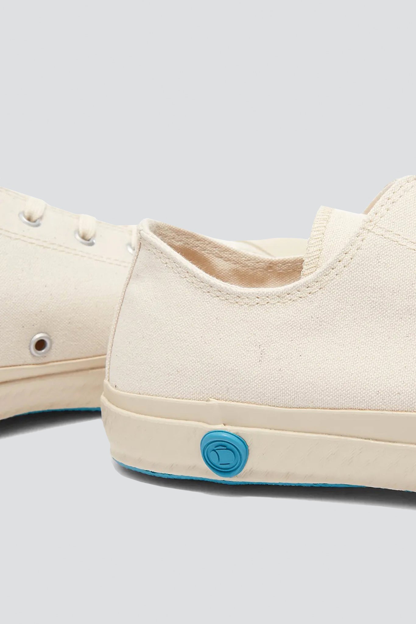 Low Canvas Sneaker - Natural